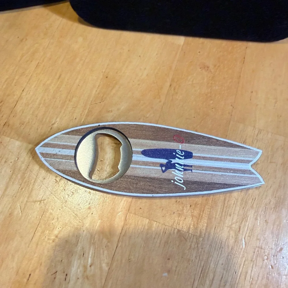 Johnnie-O Surfboard Bottle Opener Wood Grain Striped Coastal‎ Bar Tool Brown